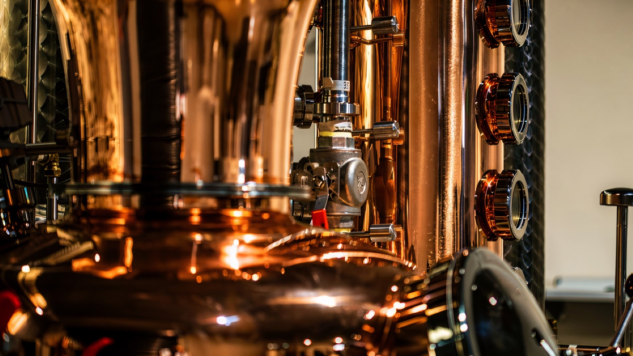 The copper gin stills