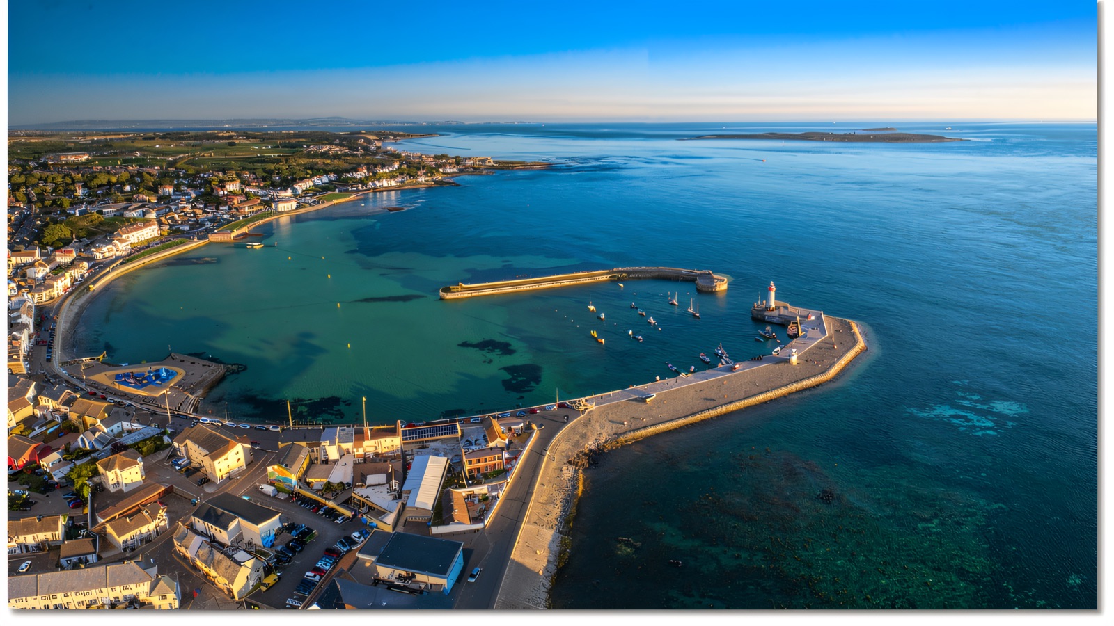 Donaghadee Harbour & Lighthouse