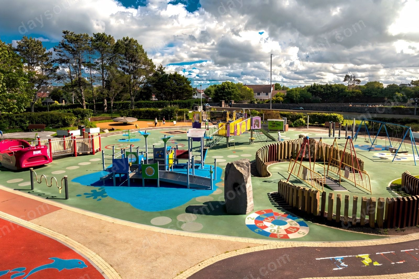 Flowerfield Park play park