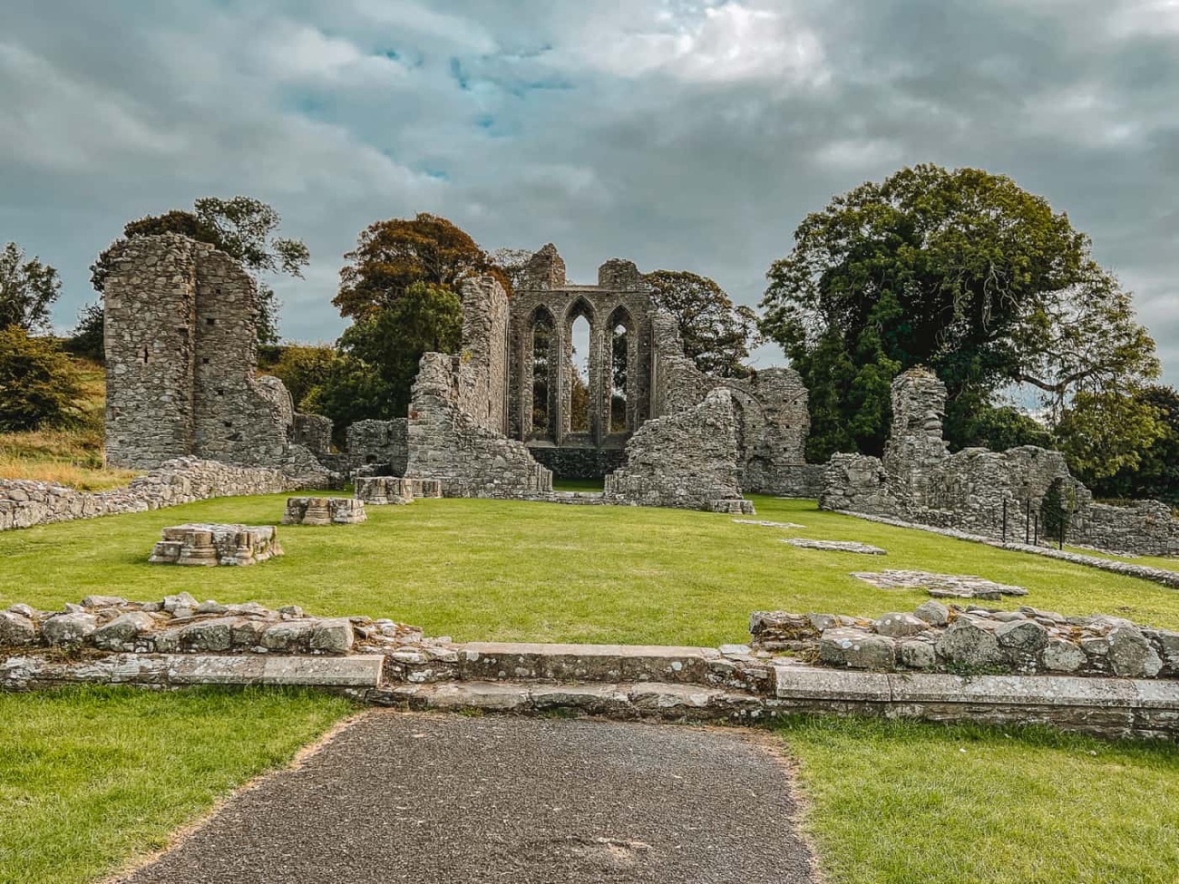 The full Inch Abbey ruin across the lawn — the Game of Thrones King in the North filming spot