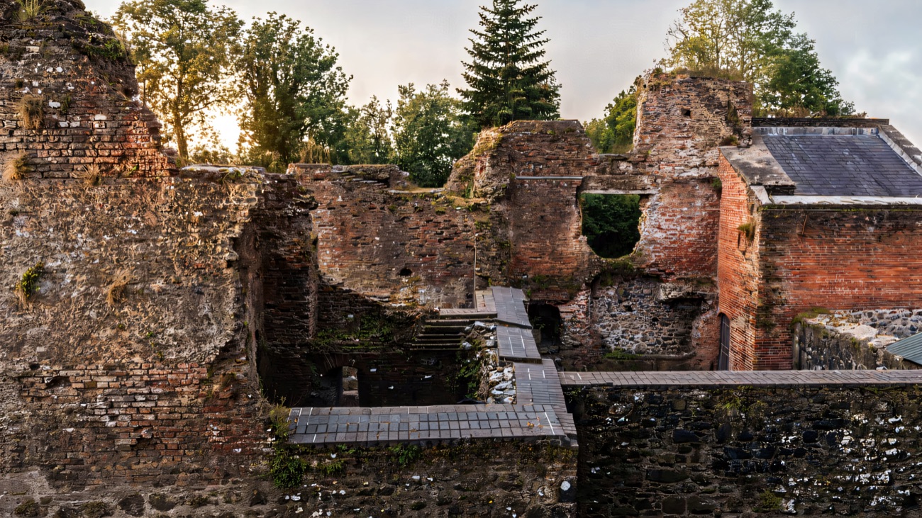 A closer look at the broken walls and stairways of the old artillery fort.